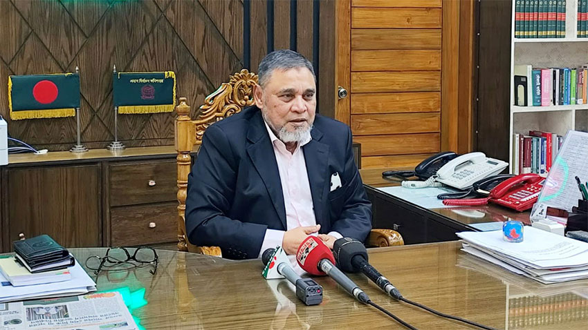 কল রেকর্ড ফাঁসের ভয়ে কারও সঙ্গে কথা বলি না: সিইসি